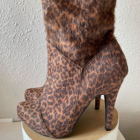 NIB JustFab Janae Leopard Kneed Boots Size 8 - Picture 5 of 12